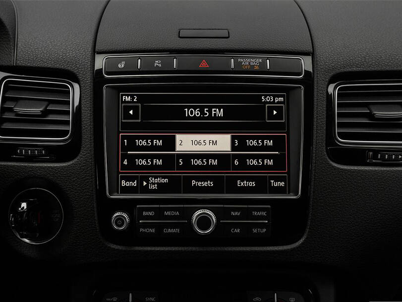 Volkswagen Touareg 2nd (7P) Generation Interior 