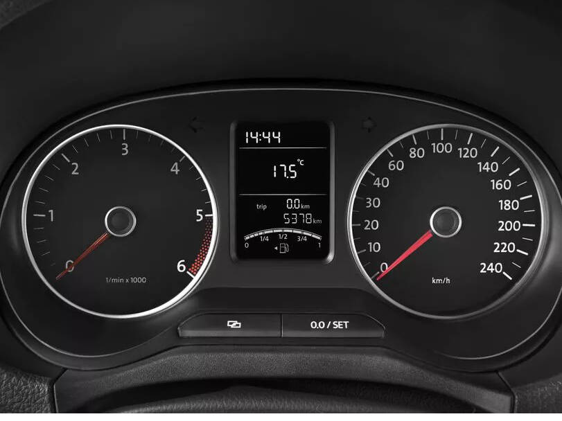 Volkswagen Amarok 1st (2H) Generation Interior 