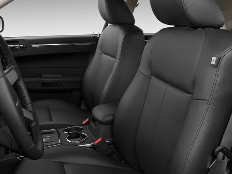 كرايسلر 300 الداخلية 