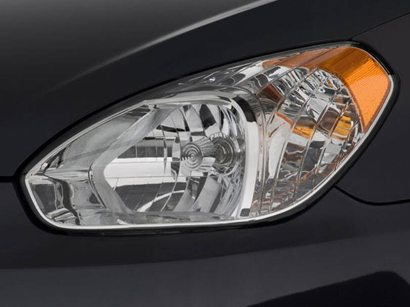 Hyundai Accent 3rd Generation Pictures: Explore 23 Images of Interior and Exterior Image-7