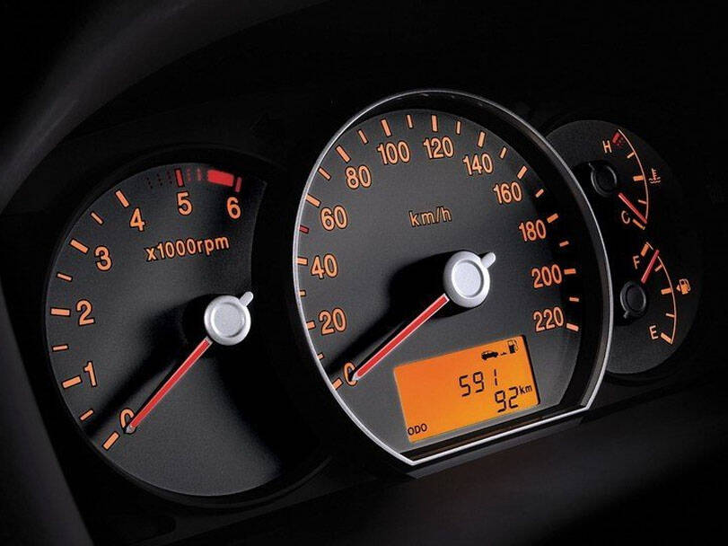 كيا كارينز الجيل الثاني (الأمم المتحدة) الداخلية 