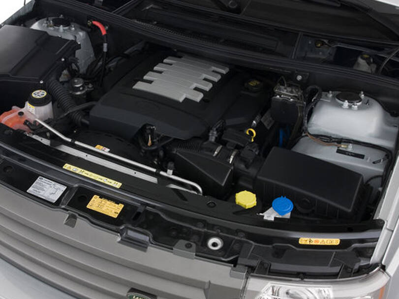 Land Rover Range Rover 3rd (L322) Generation Pictures: Explore 23 Images of Interior and Exterior Image-10