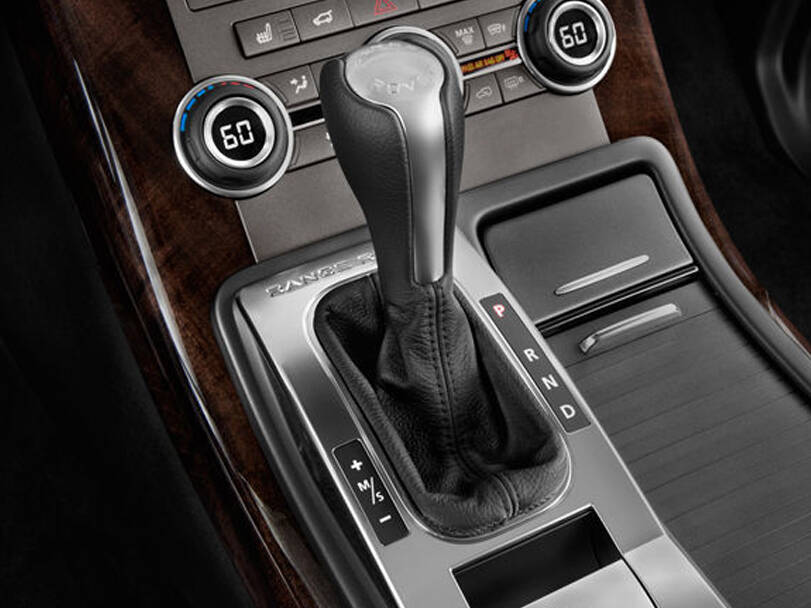 Land Rover Range Rover Sport 1st (L320) Generation Interior 