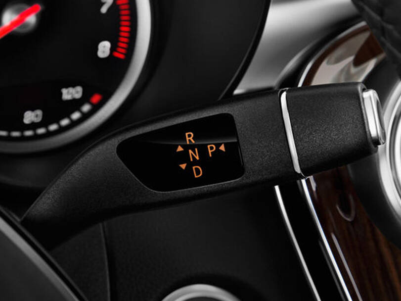 مرسيدس بنز GLC كلاس الجيل الأول (X253) الداخلية 