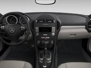 مرسيدس بنز SLK Class الداخلية 