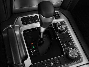 تويوتا لاند كروزر الداخلية 