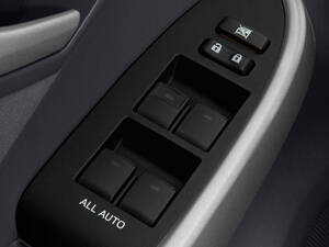 تويوتا بريوس الداخلية 