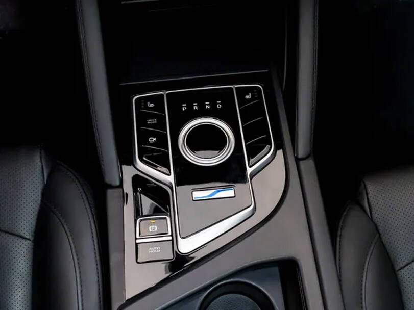 Al Damani DMV 300 2025 Interior 