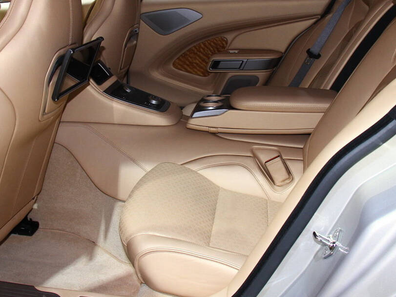 أستون مارتن Lagonda Taraf الداخلية 