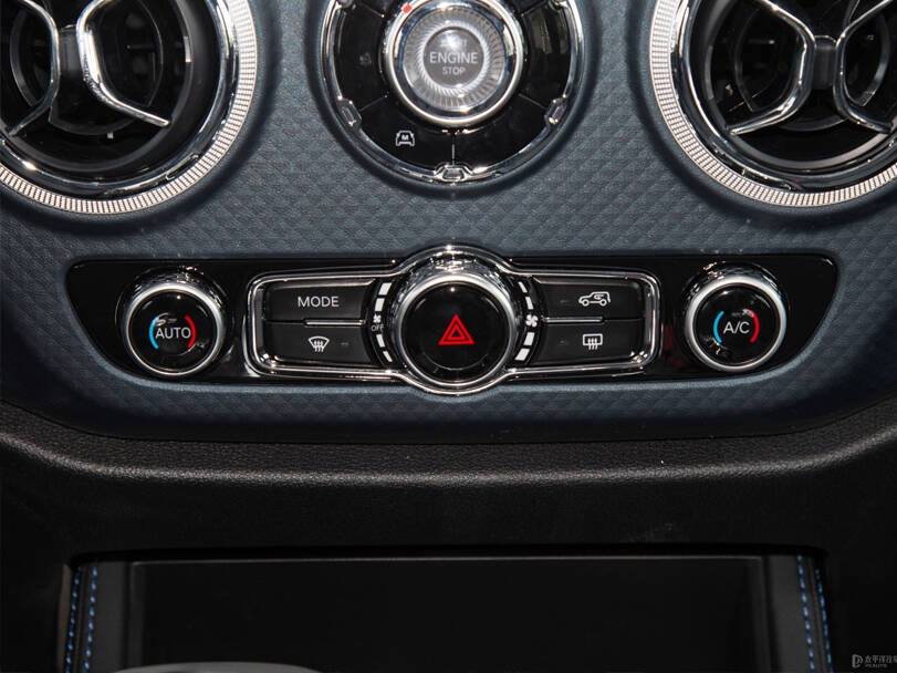 BAIC BJ40 C Interior 