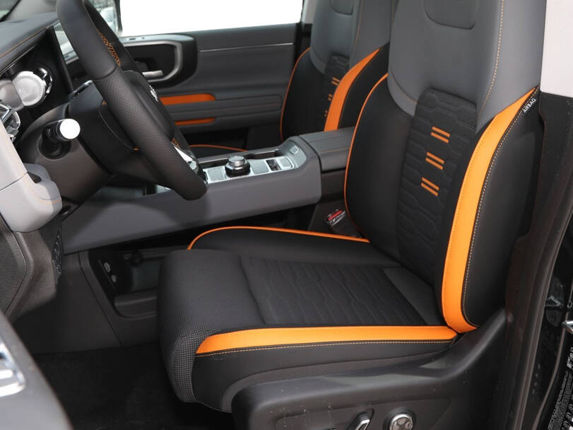 BAIC BJ40 Plus Interior 