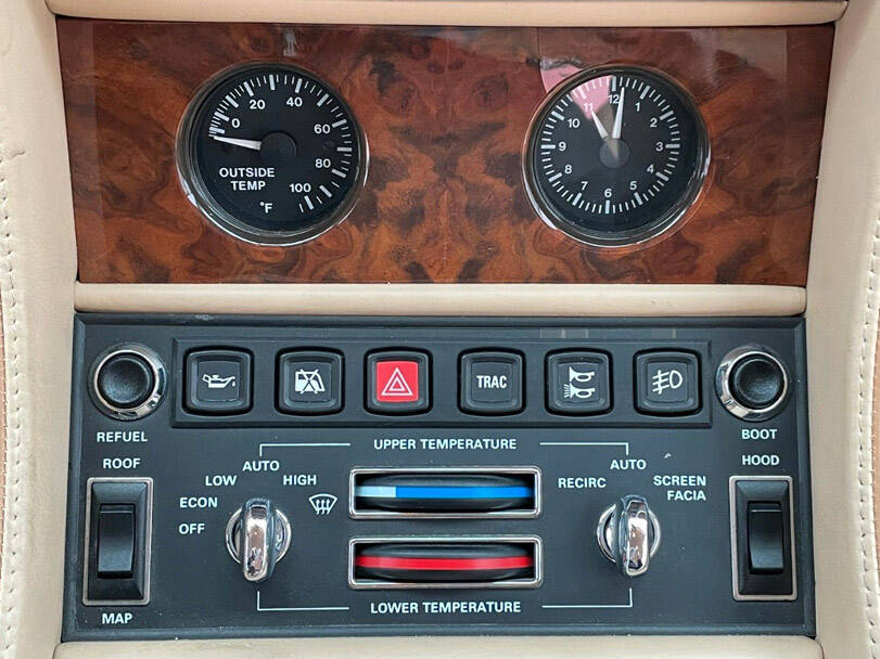 بينتلي أزور الداخلية 