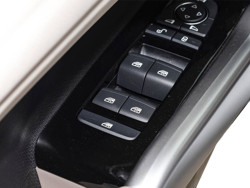 بي واي دي يوان بلس 2025 الداخلية 