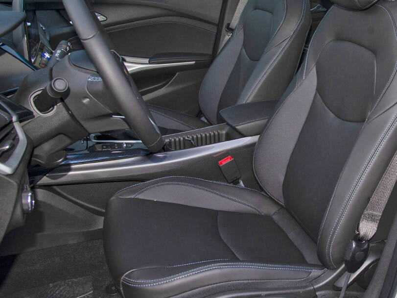 Chevrolet Menlo Interior 