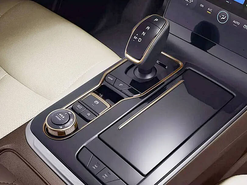 Dongfeng Paladin Interior 