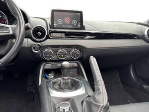 فيات 124 Spider الداخلية 