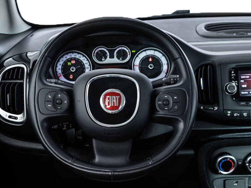 Fiat 500L Interior 