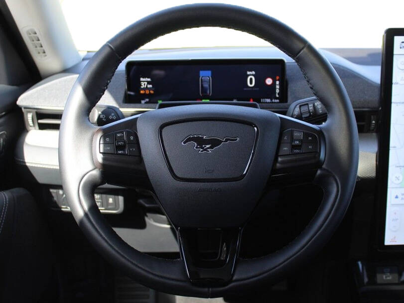 فورد موستنج ماك إي الداخلية 