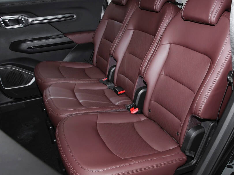 جيلي أوكافانجو 2026 الداخلية 