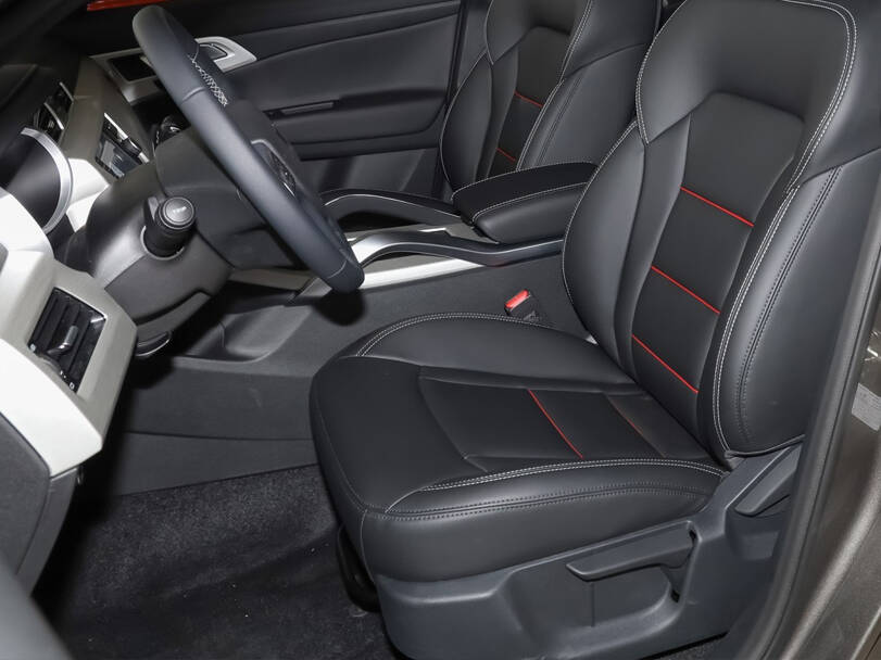 جيلي ستاراي الجيل الأول (NL3) الداخلية 