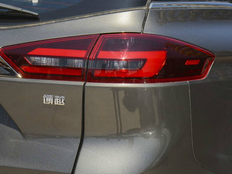 جيلي X7 سبورت الخارجية 