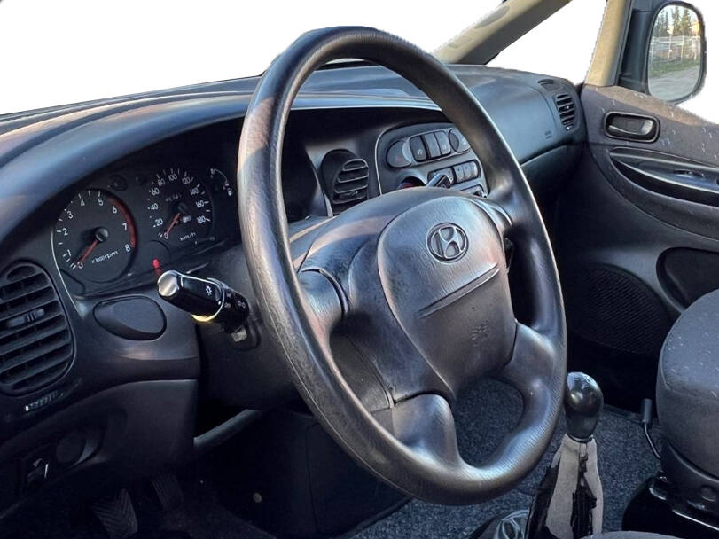 Hyundai H-1 Starex Interior 
