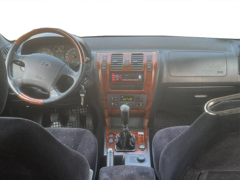 Hyundai Terracan Interior 