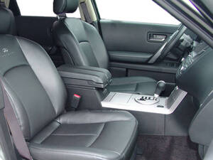 Infiniti FX35 Interior 