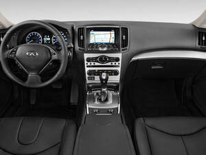 إنفينيتي Q60 الداخلية 