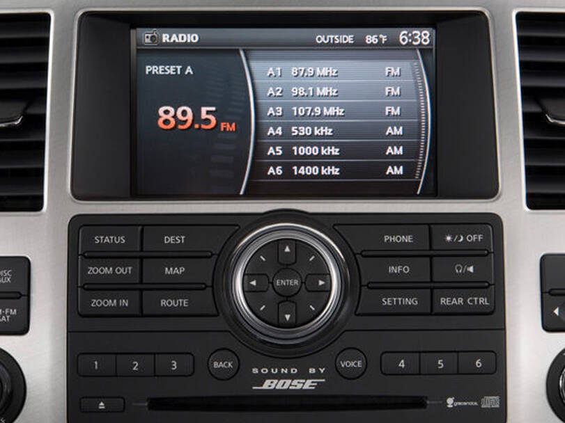 Infiniti QX56 1st (JA60) Generation Interior 