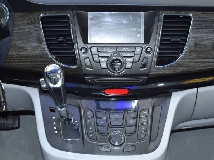 JAC M5 Interior 