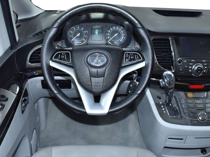 JAC M5 Interior 