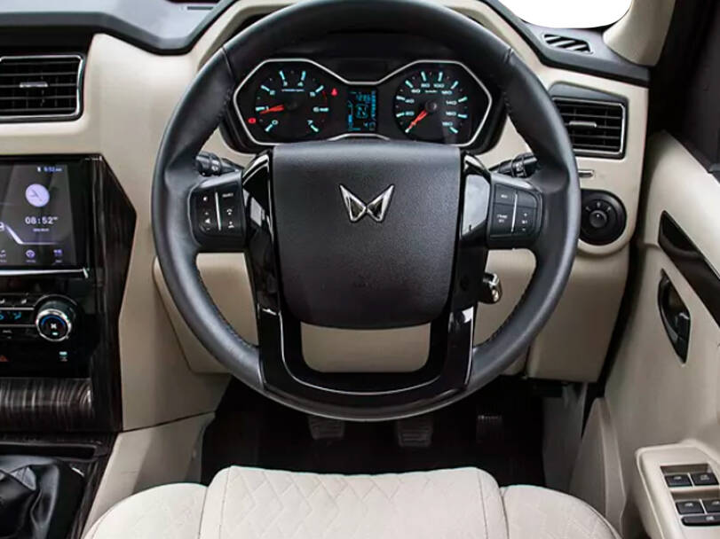 ماهيندرا سكوربيو الداخلية 