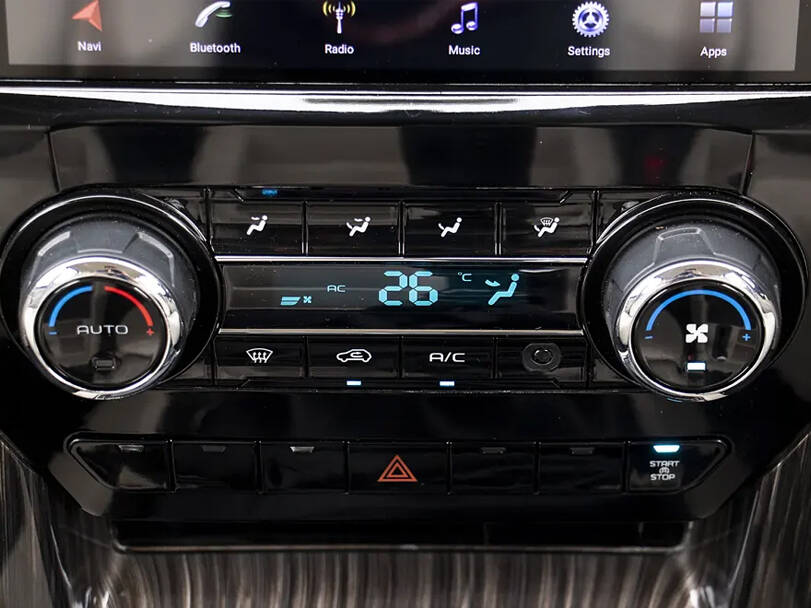 ماهيندرا XUV500 الداخلية 