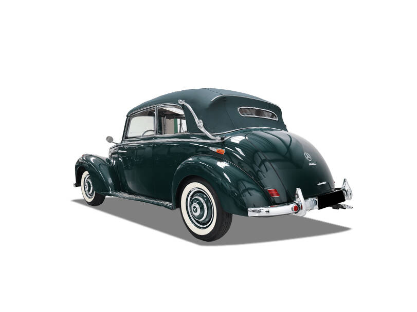 Mercedes Benz 220 Exterior 