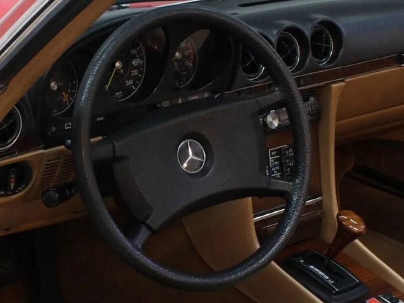 Mercedes Benz 450 Interior 
