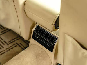 مرسيدس بنز 560 الداخلية 