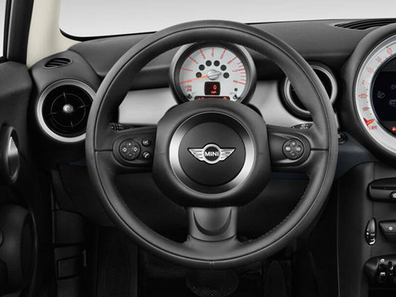 ميني كابريو الجيل الثاني (R56) الداخلية 
