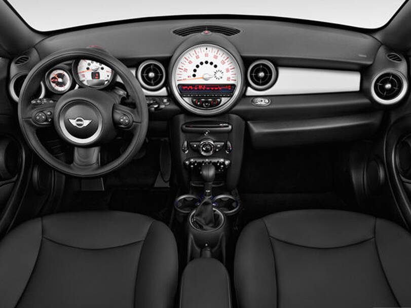 ميني رودستر الداخلية 