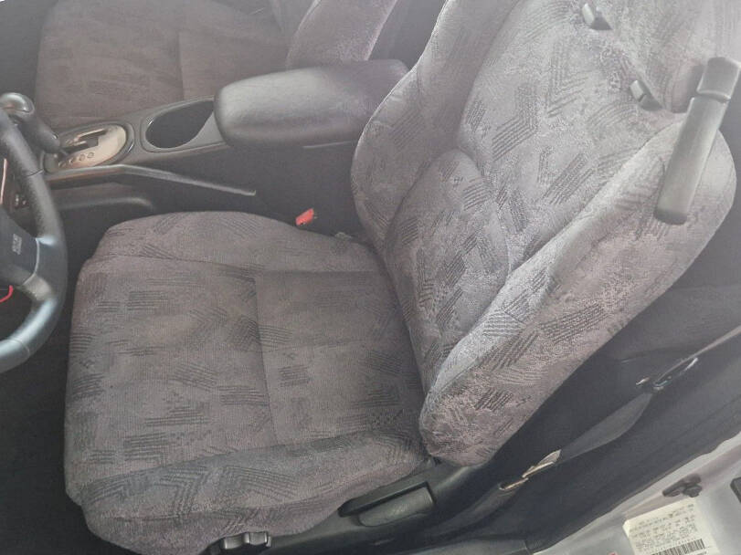 ميتسوبيشي إكليبس الجيل الثالث (D52A) الداخلية 