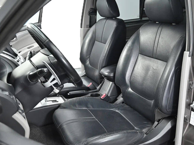 ميتسوبيشي باجيرو سبورت الداخلية 