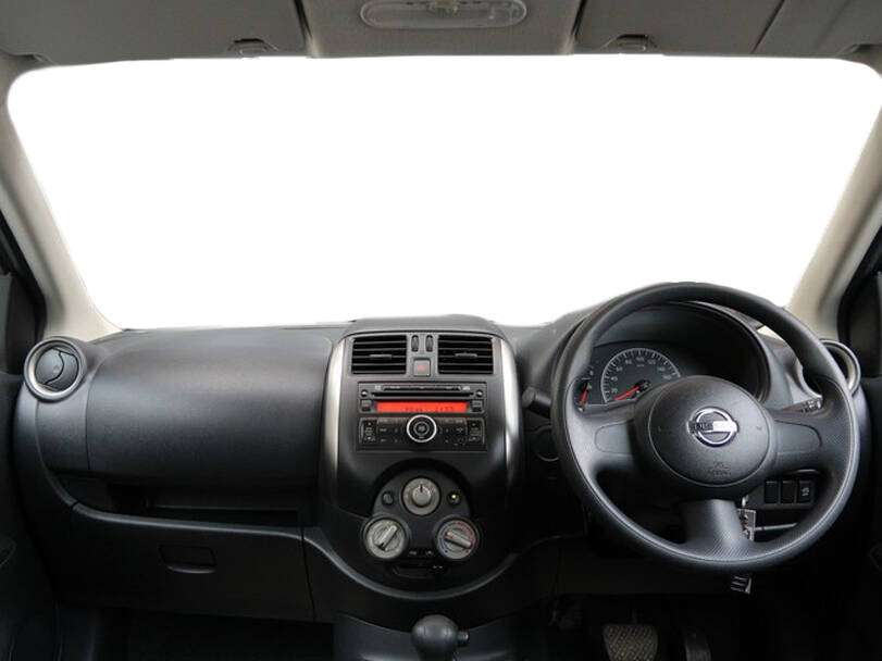 Nissan Almera Interior 