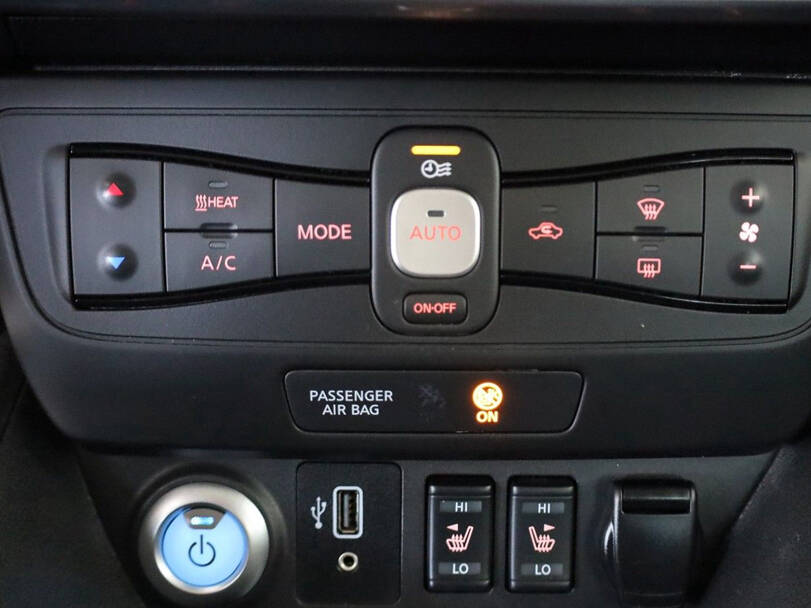 Nissan Leaf Interior 