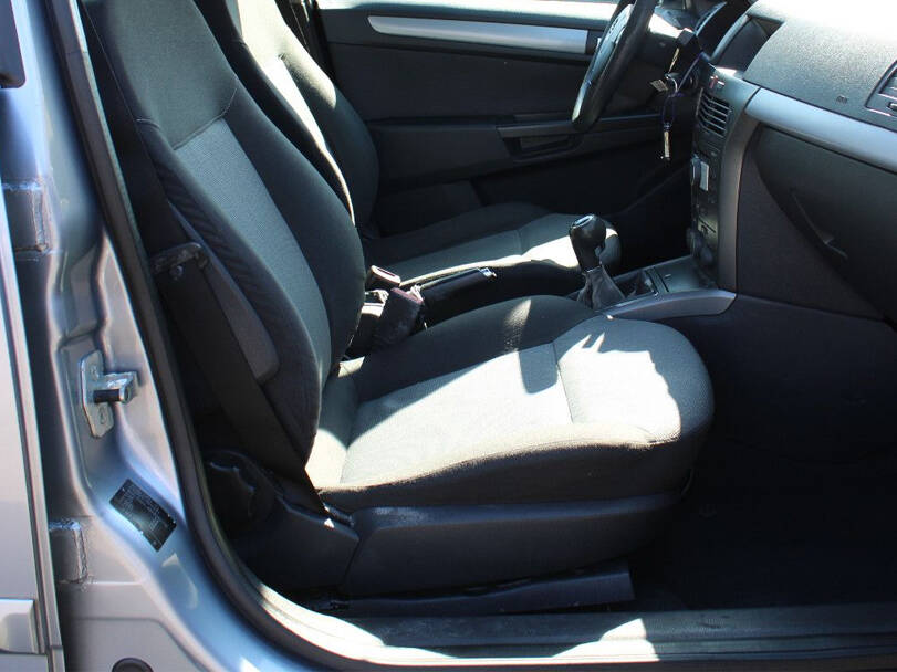 Opel Astra 3rd (A04) Generation Interior 