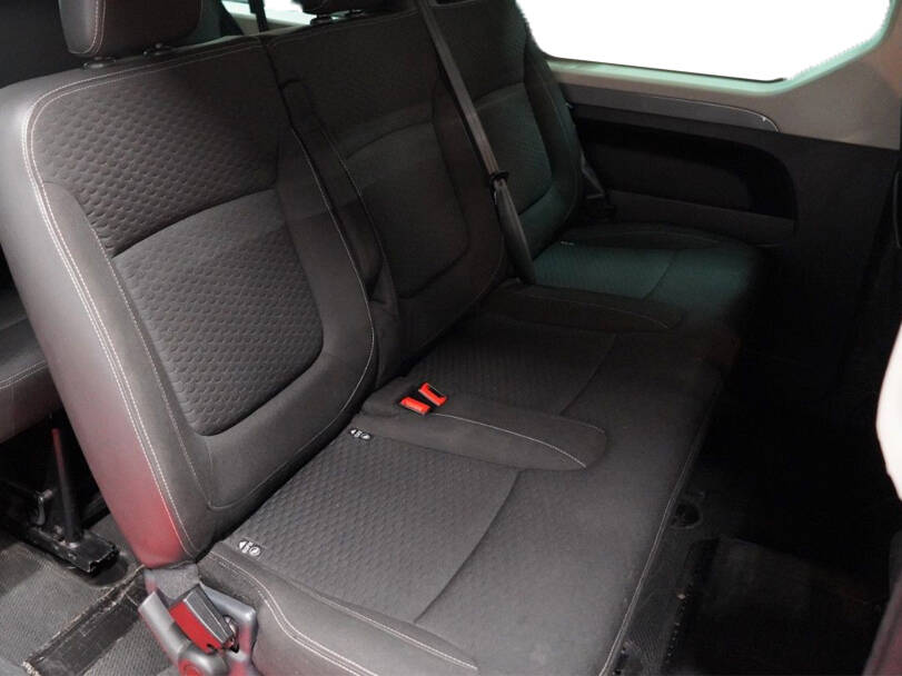 أوبل فيفارو الجيل الثاني الداخلية 