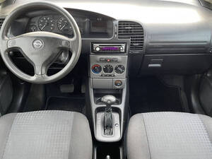 أوبل زافيرا الداخلية 