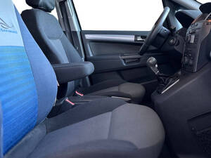 أوبل زافيرا الداخلية 