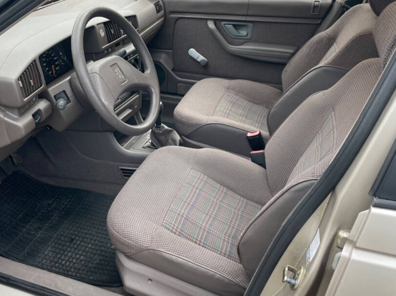 Peugeot 405 Interior 