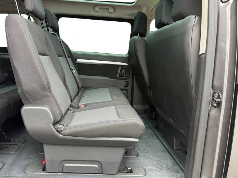 Peugeot Traveller Interior 