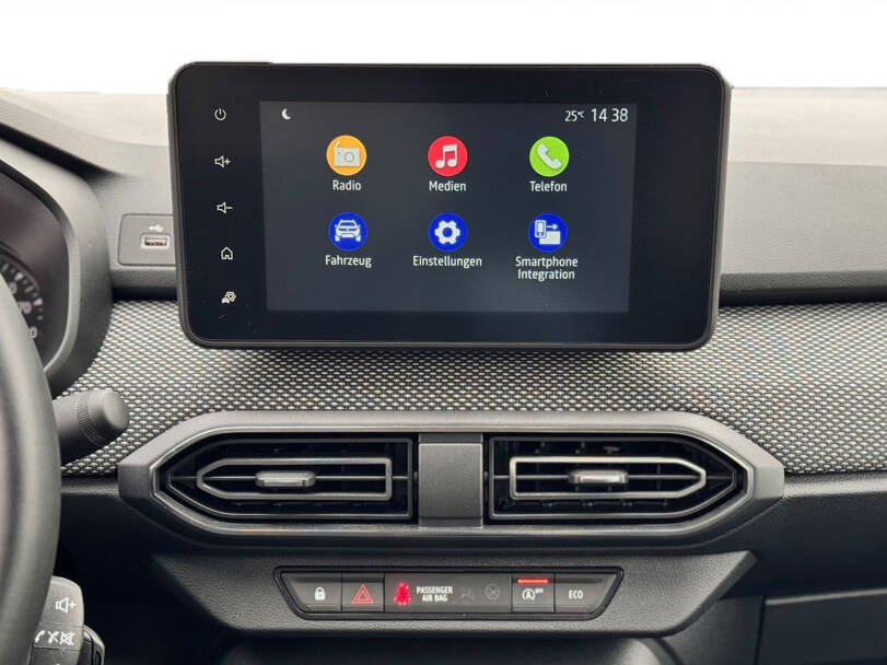 Renault Logan 2025 Interior 